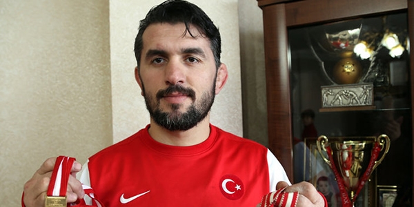 Spor Bakanlığı müşaviri istifa etti