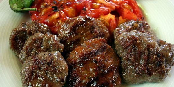 Kasap köfteyi taze hazırlayacak