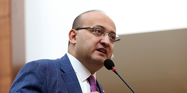 Akdoğan: Kendisine de sandığa da güveni yok