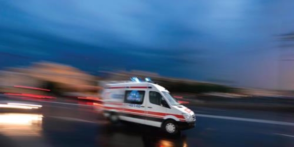 Ambulans ile i makinesi arpt: 4 yaral