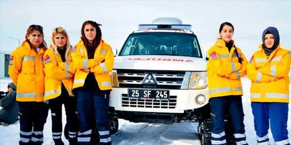 Karl� yollar�n kardelenleri