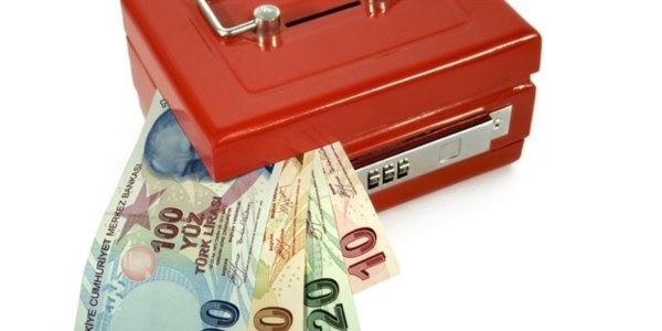 Bankalara 'Haks�z �cretleri geri verin' �a�r�s�