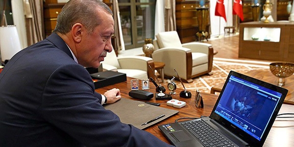 Cumhurbakan Erdoan'dan zgecan tweet'leri