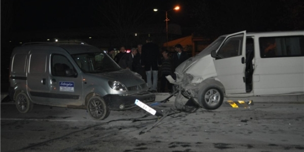 Kırklareli'nde trafik kazası: 21 yaralı