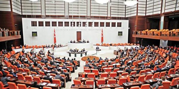 Ak Parti, 'Güvenlik Paketi'yle ilgili formülleri tartışıyor