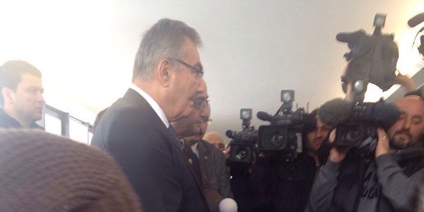 Deniz Baykal adaylık başvurusunu yaptı