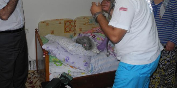 Hasta memnuniyeti ev ziyaretleriyle �l��l�yor