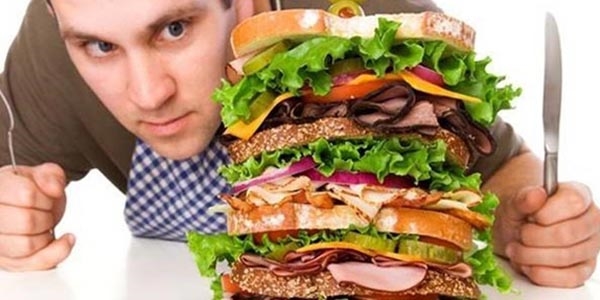 Kad�nlar daha sa�l�kl� besleniyor