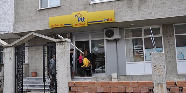 Postane şubesini silahla soydular