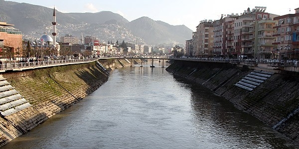 Asi Nehri 42 �lkenin deste�iyle temizlenecek