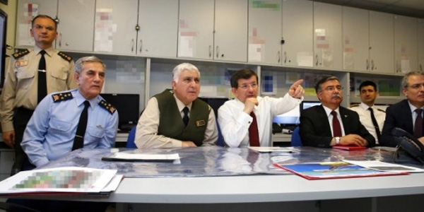 Davutoğlu operasyonu adım adım takip etti
