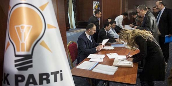 Ak Parti'ye vekillik için 6 bin 223 kişi başvuru yaptı