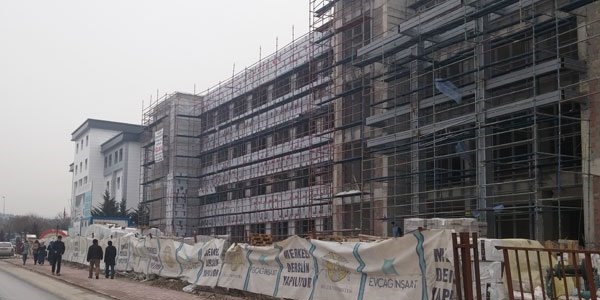 Kamp�s in�aat�ndan d��en i�ci �ld�