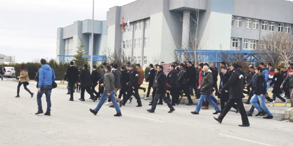 Üniversitelerde yüksek tansiyon