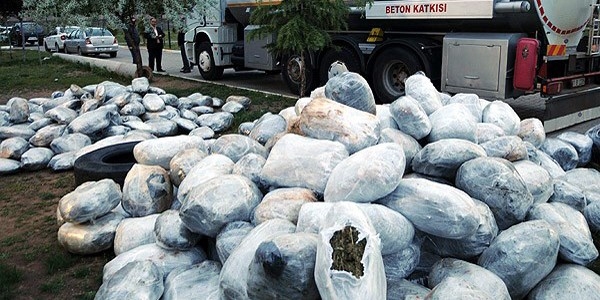 1 ton 221 kilogram esrar ele ge�irildi!