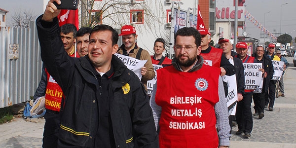 PTT çalışanlarından taşeron tepkisi