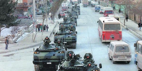 Ahmet Keleş: Askerlere 'emrinizdeyiz' diye tekmil veriyorduk
