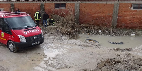 �� makinesi su kanal�na d��t�: 1 �l�