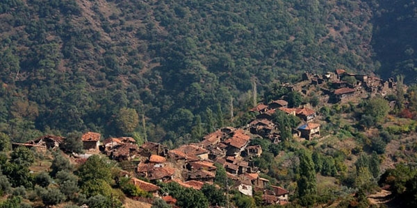 Hayalet köy kaderine terk edildi!