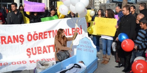 3 yıl sonra 800 bin atanamayan öğretmen olacak