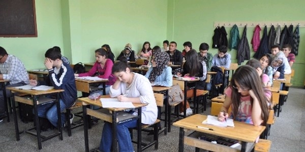 MEB liselerde 4. sınıfları kapatsın