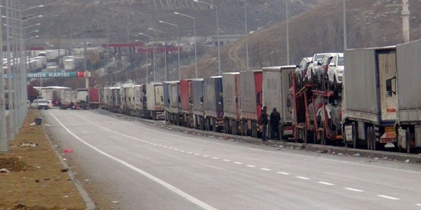 Gümrük kapılarında tebliğ krizi