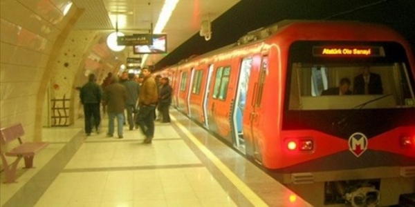 Taksim - Yenikap� metro seferleri durdu