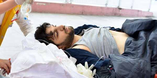 Yan bakt�n kavgas�: 1 �l� 2, yaral�