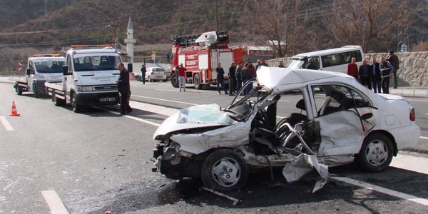 Gümüşhane'de trafik kazası: 3 ölü