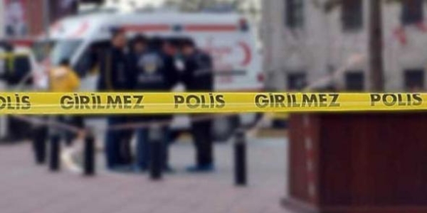 AK Parti ilçe başkanlığı binasına saldırı