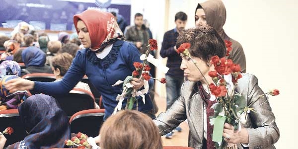 İki kadın öğretmenden biri mobbinge uğruyor