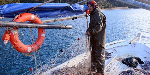 G�kova'n�n y�zme bilmeyen kad�n bal�k��lar�