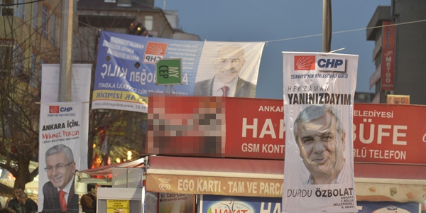 Ba�kan G�k�ek'ten afi� tepkisi