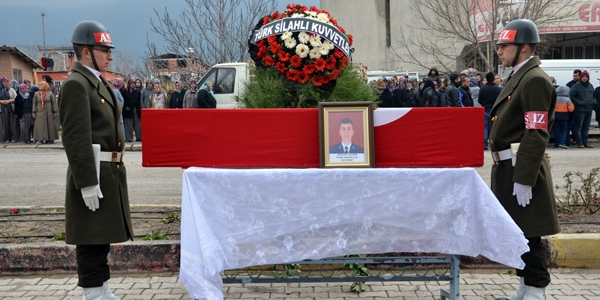 Şehit Astsubay Soma'da toprağa verildi