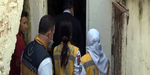 Emekli özel harekat polisi evinde ölü bulundu
