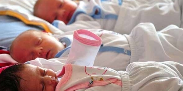 Doumda bebekleri kartran hemireye 1.5 ay hapis