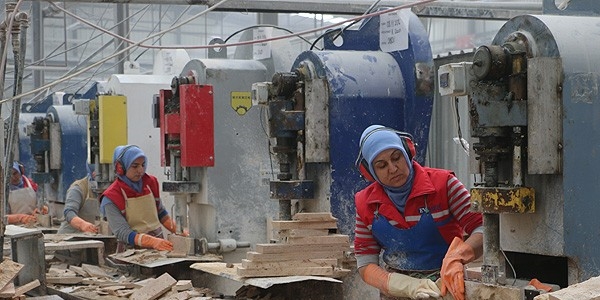 İstihdam programlarında kadınlar erkekleri geçti