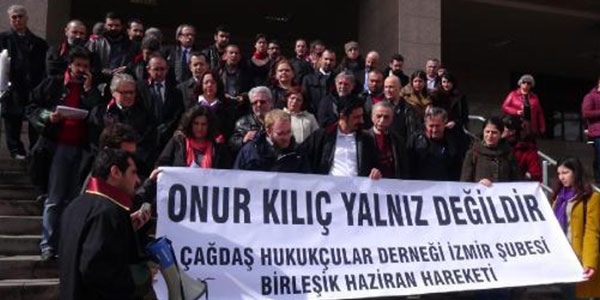 A��klama yapan 100 avukat i�in soru�turma