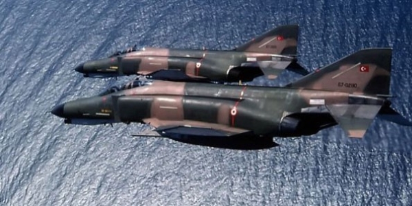 RF-4F uaklarnn uuu durduruluyor