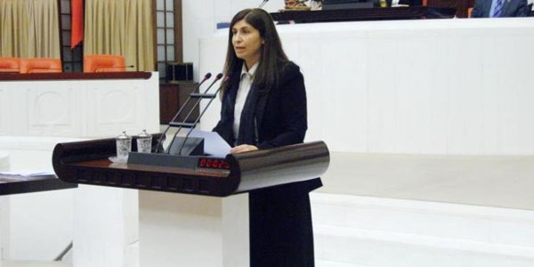 Beyaz: Erdoğan bizim babamızdır, liderimizdir