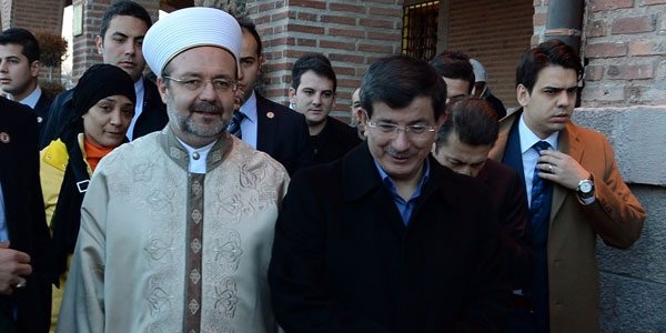 Davutoğlu: Abdullah Gül'e her zaman AK Parti'nin kapıları açıktır