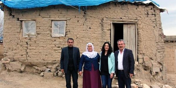 Köyündeki kerpiç evden Avrupa Parlamentosu'na