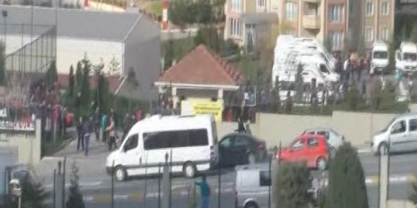 MEB: O kavgaya karışanlar öğrenci velisi değil