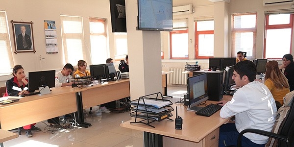 Doğum yapan keçi için ambulans istiyorlar
