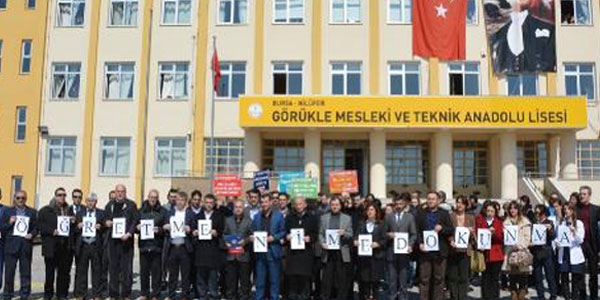 Öğretmene yumruklu saldırıya tepki
