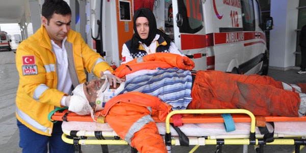 Otomobil işçilere çarptı: 1 ölü, 2 yaralı