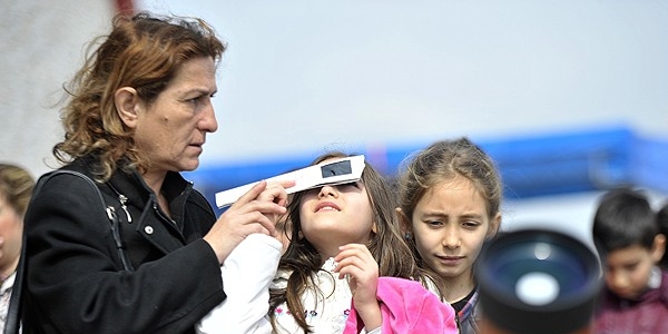 G�ne� tutulmas� ilgiyle g�zlemlendi