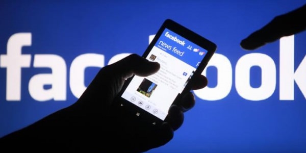 Facebook telefon uygulaması geliştiriyor
