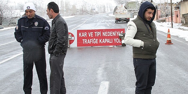 Erzincan-Gümüşhane karayolu ulaşıma kapatıldı