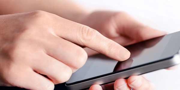 Erkekler daha çok cep telefonu değiştiriyor